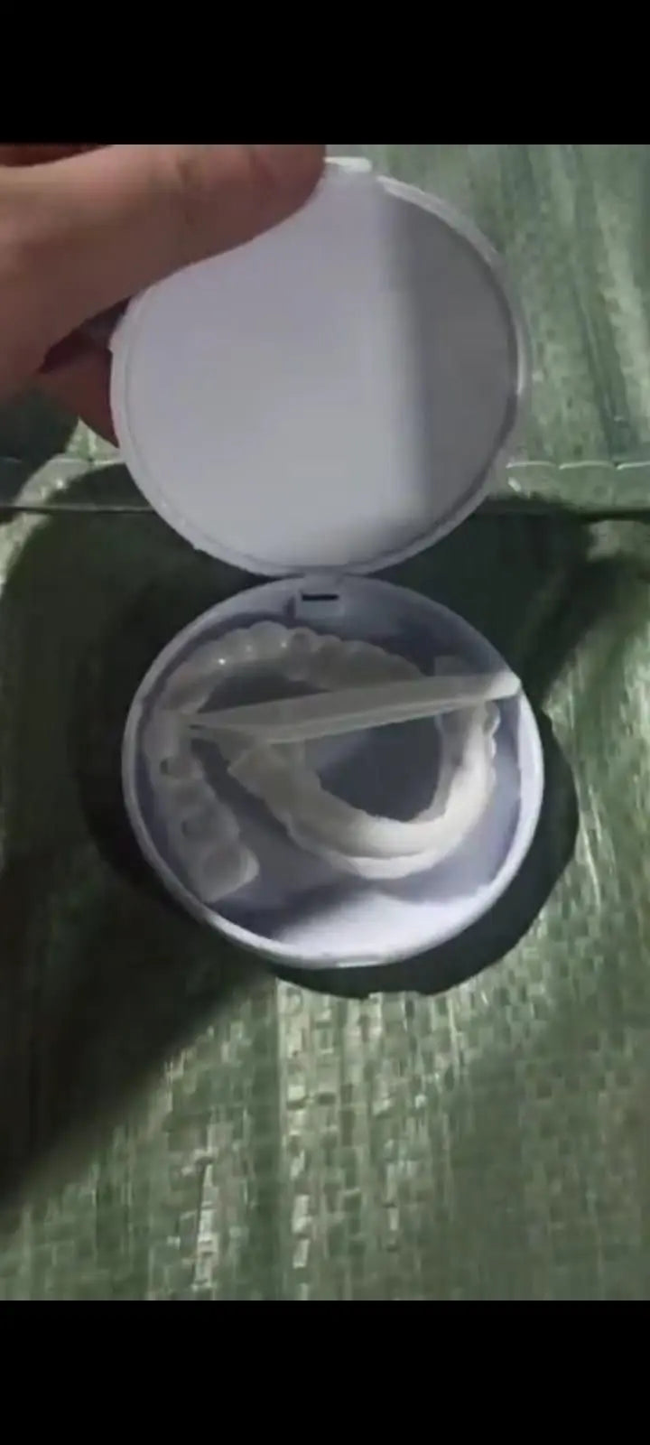 Instant Snap-On Smile Veneers – Natural Looking Fake Teeth Cover