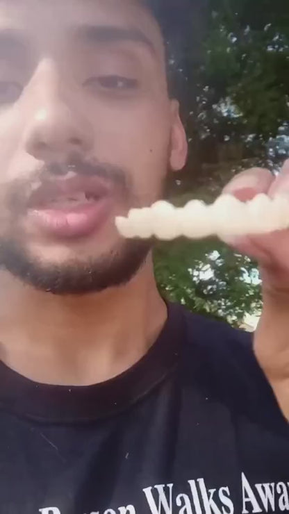 Instant Snap-On Smile Veneers – Natural Looking Fake Teeth Cover